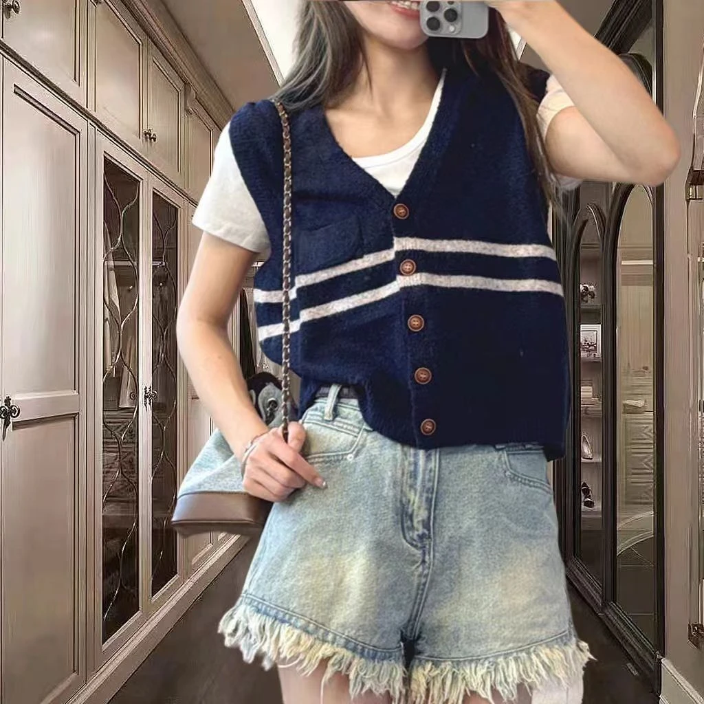 条纹短款针织背心马甲女新款2025秋冬季叠穿外穿无袖坎肩上衣