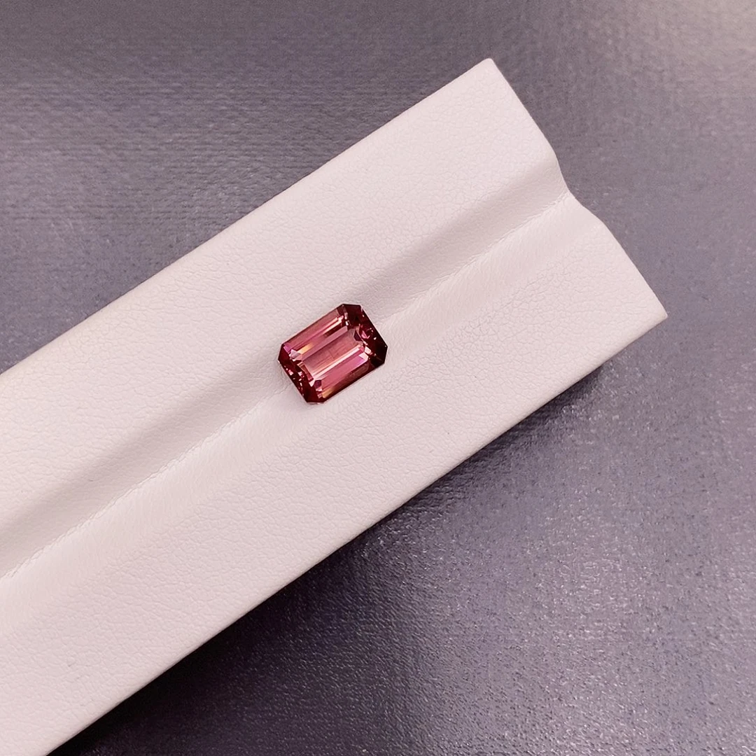 未镶嵌裸石碧玺2.16克拉