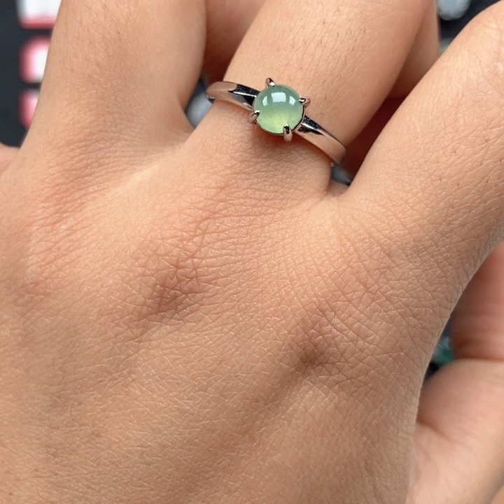 翡翠未镶嵌戒指戒指