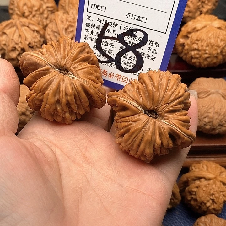 桃核吊坠四座楼狮子头47