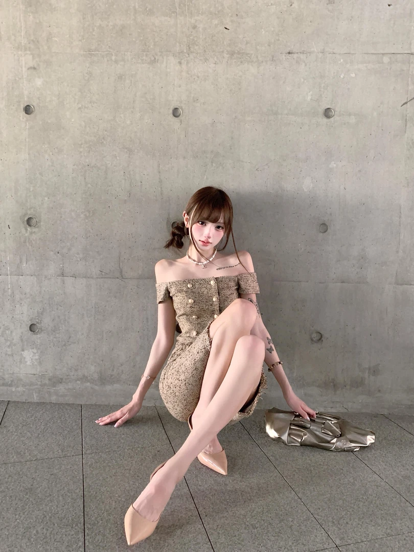 留洋千金 纯欲一字肩粗花呢毛边小香风上衣性感辣妹包臀半裙套装