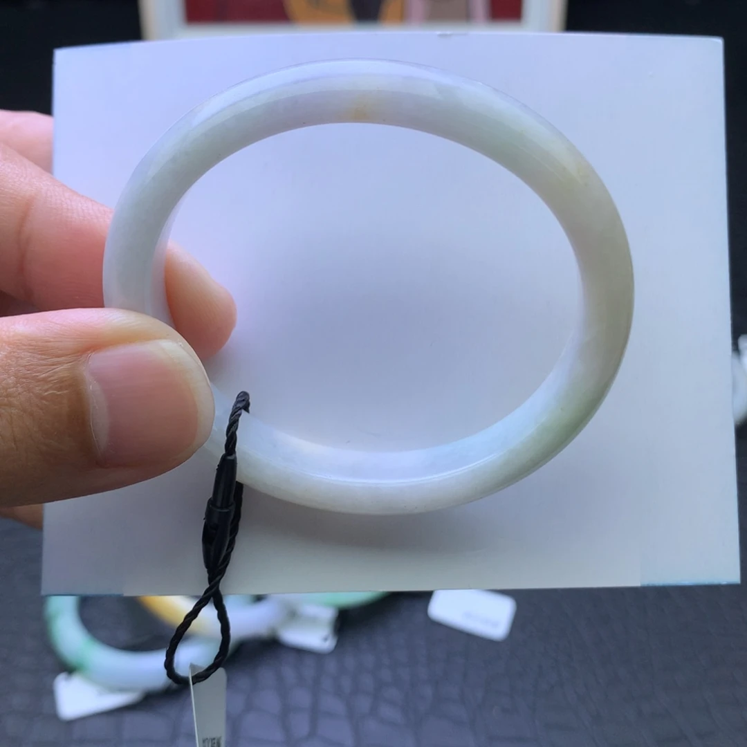 未镶嵌手镯（贵妃镯）翡翠成品