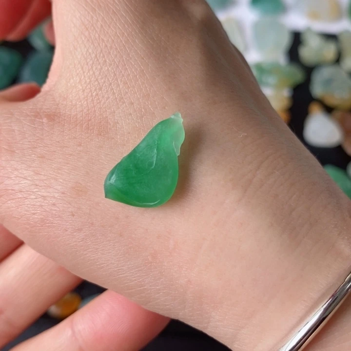 定制翡翠未镶嵌玉兰花