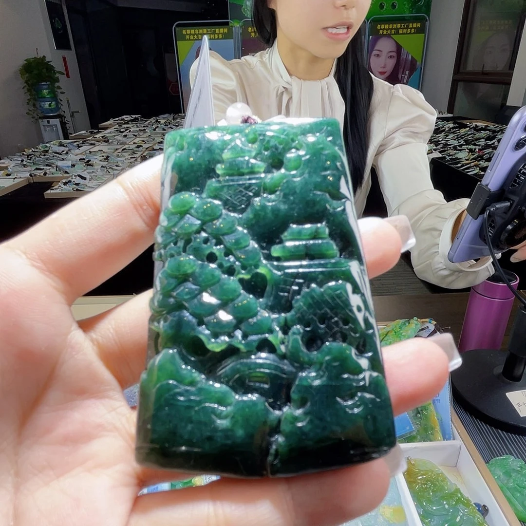 颈饰未镶嵌翡翠一个