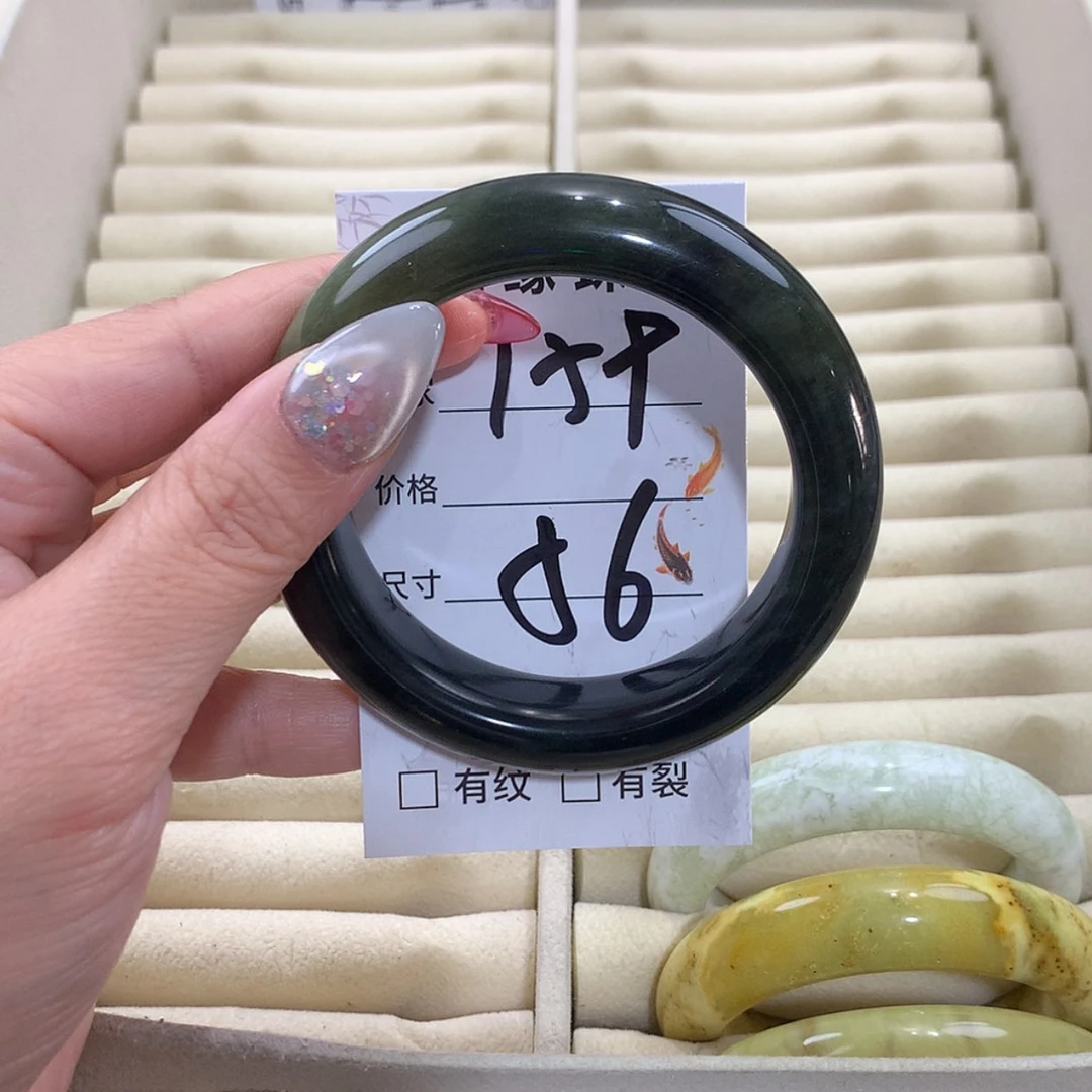 【闪购商品】未镶嵌蛇纹石玉手镯