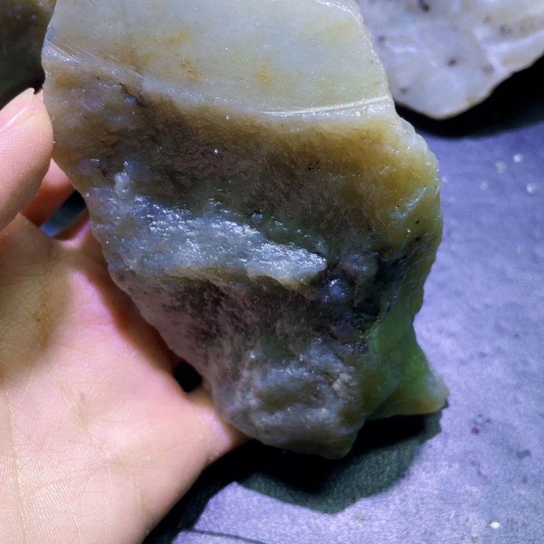 和田玉未镶嵌珠宝半成品