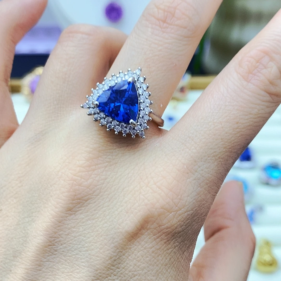 戒指蓝宝石未镶嵌