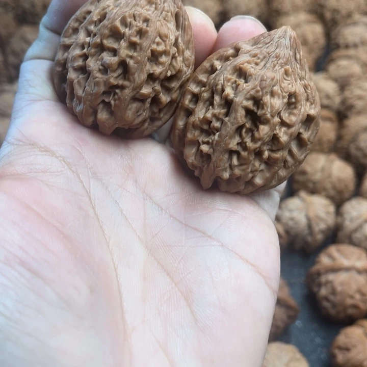 文玩核桃吊坠大孤石