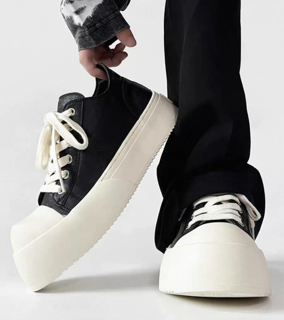 直播间展示运动鞋款（断码