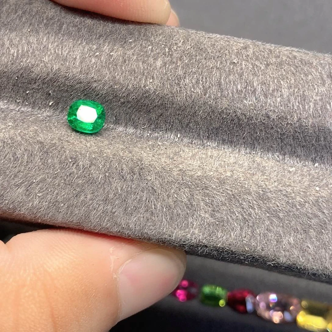 祖母绿裸石祖母绿