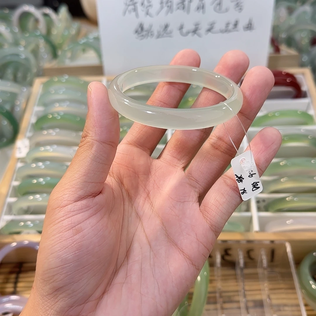 玛瑙/玉髓未镶嵌手镯圈口58.6