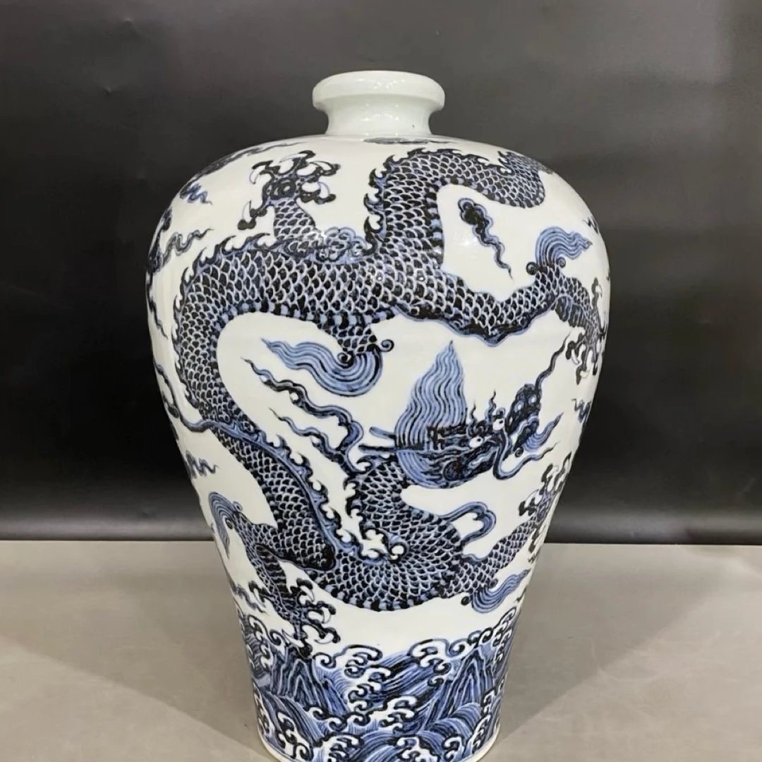 仿古瓷 青花龙纹苏麻离青梅瓶