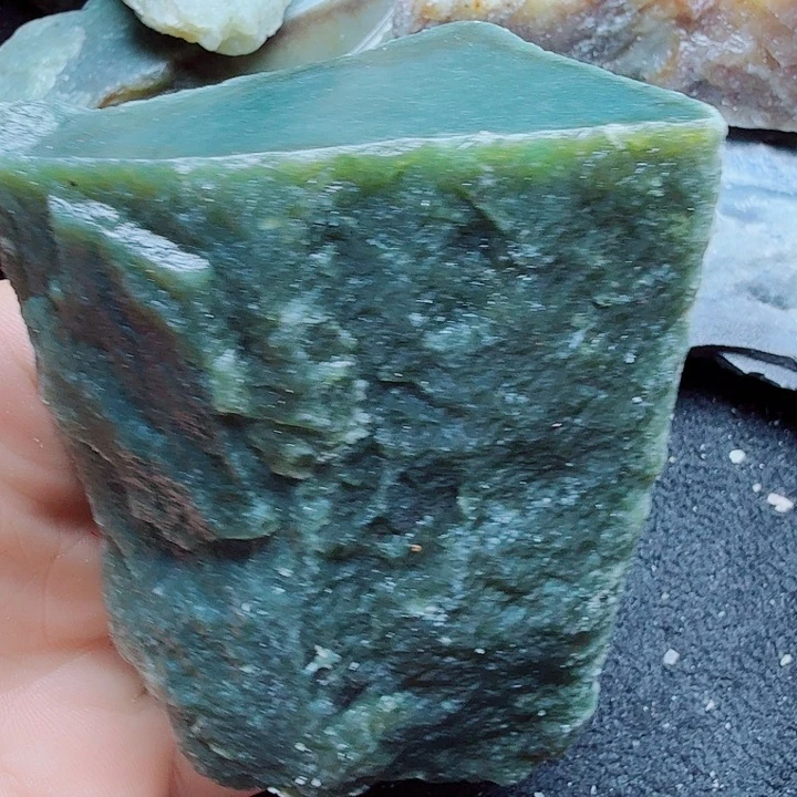 未镶嵌和田玉（糖玉）珠宝半成品