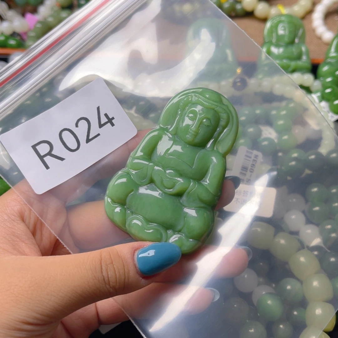 抱***疼和田玉未镶嵌手链