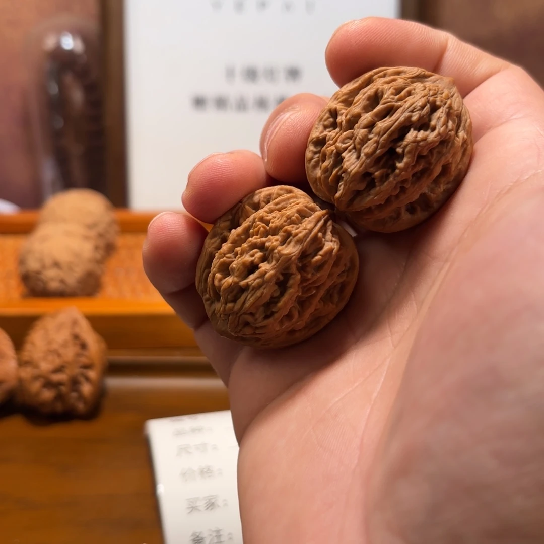 文玩核桃吊坠鬼面虎头Q6241