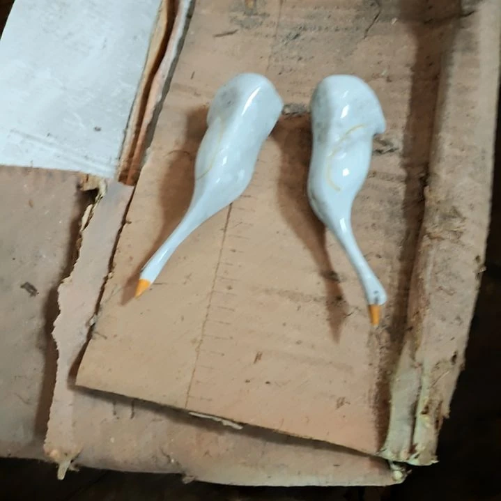 摆件盘子碗茶壶啥都有