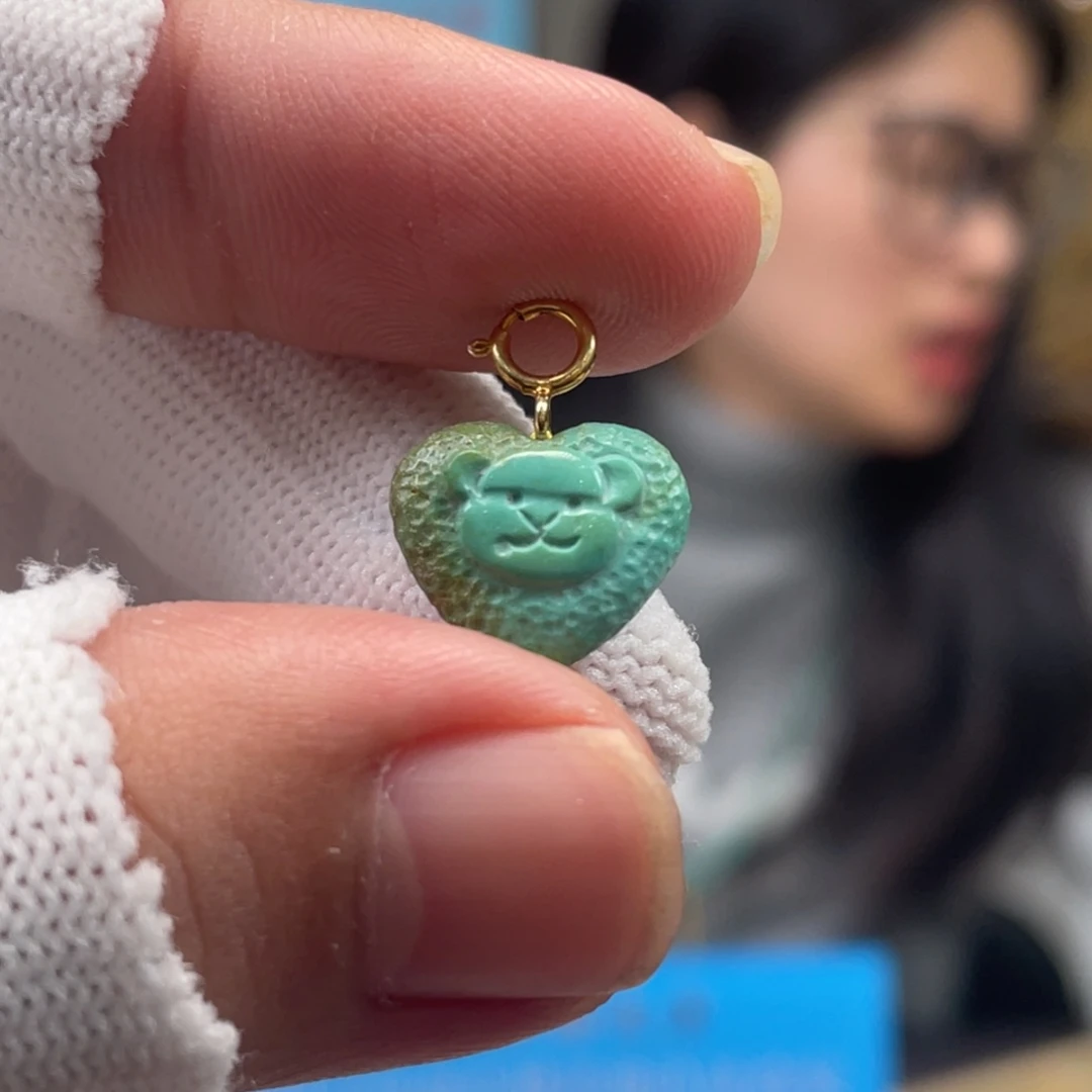 绿松石未镶嵌挂件