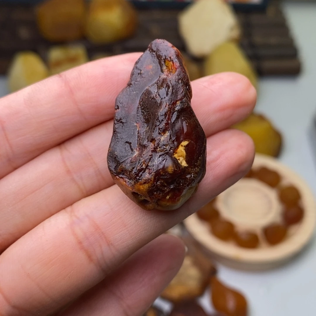 ****兔定制琥珀天然蜜蜡乌料