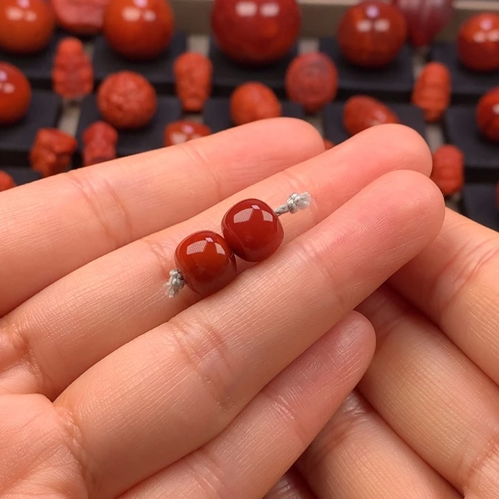 南红玛瑙未镶嵌牛血红老型对珠9.5MM