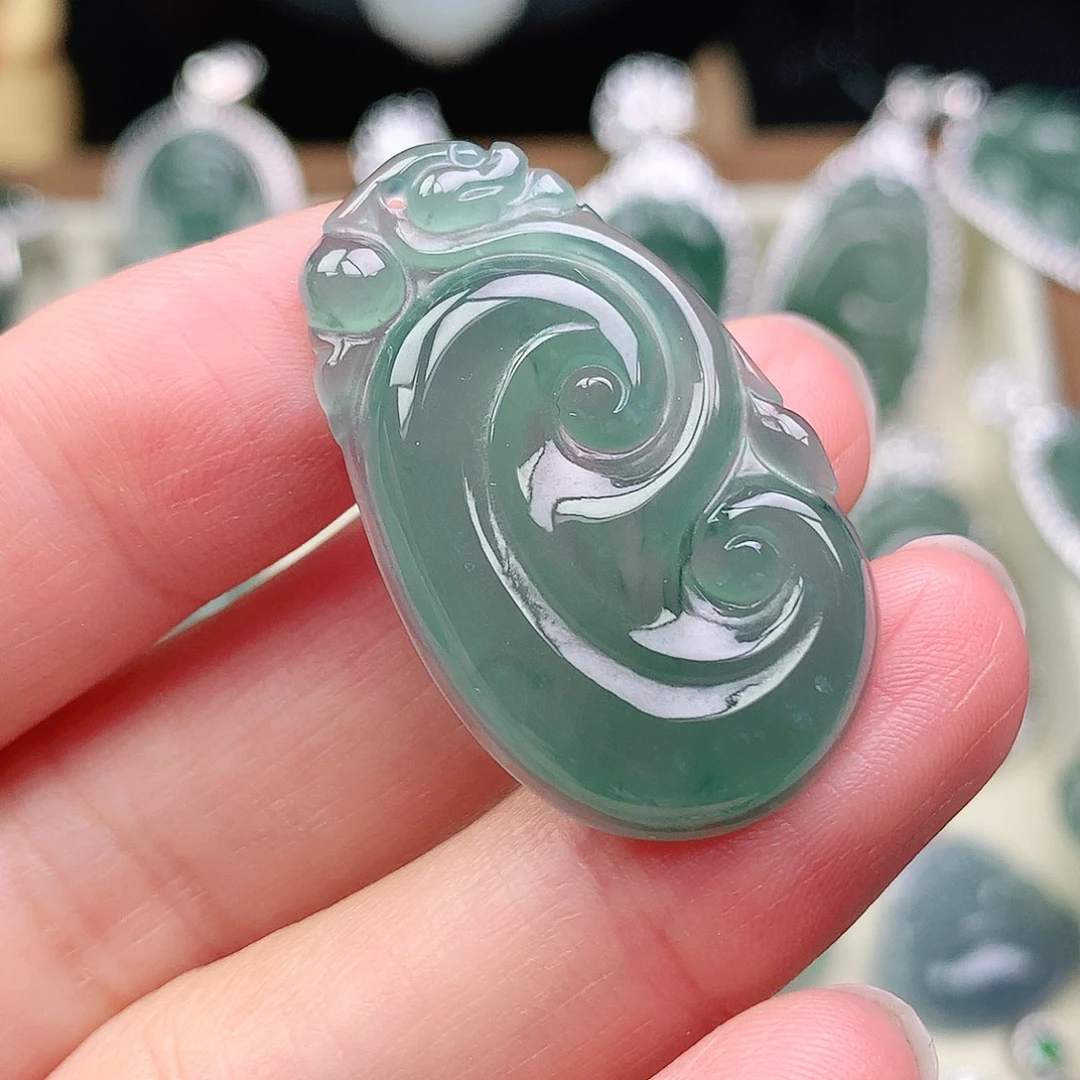 翡翠未镶嵌颈饰吊坠