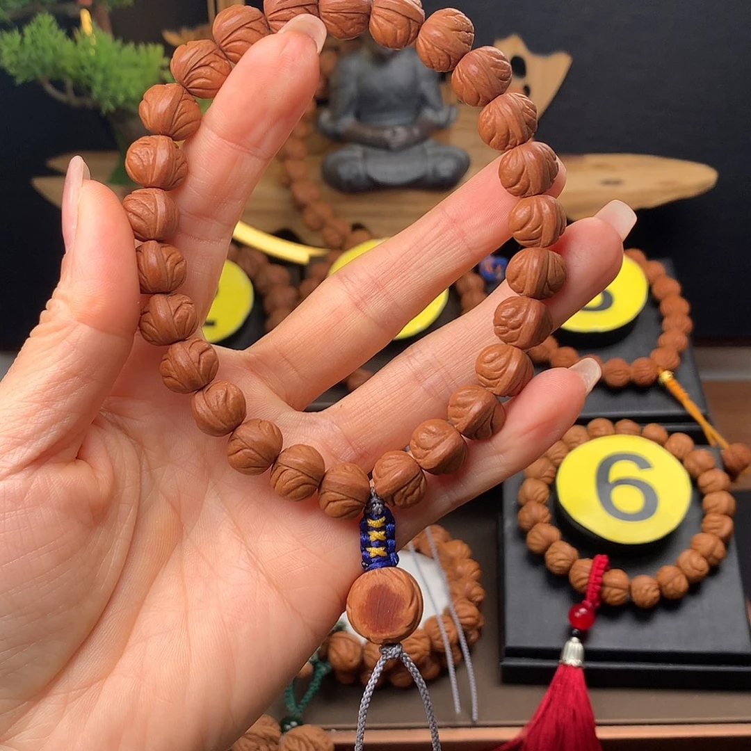 桃核手串?****员12手持玉龙脊