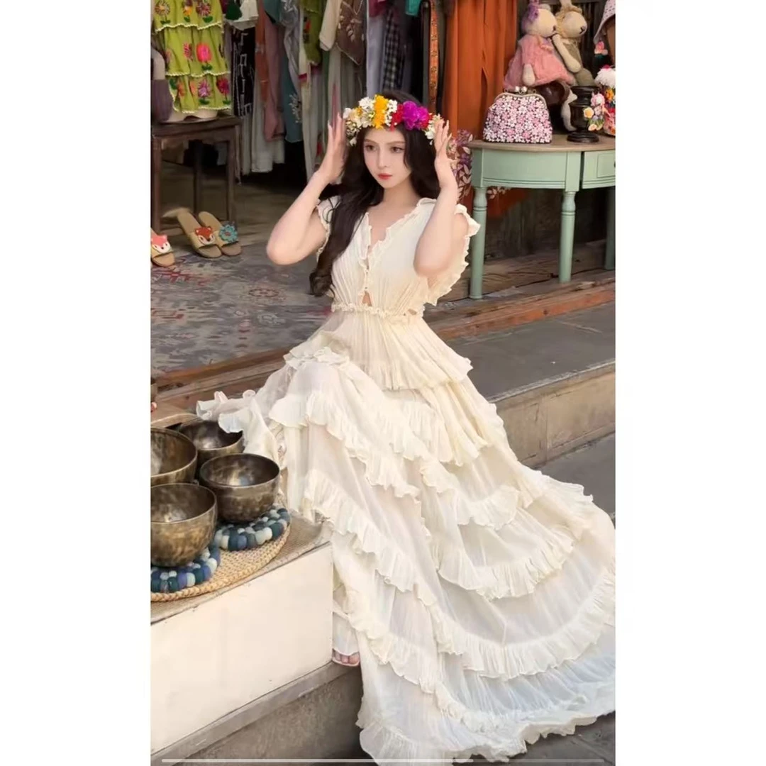 DACPAN-“泰兰德的风”大V领超大裙摆连衣裙  2025/盼·YP284