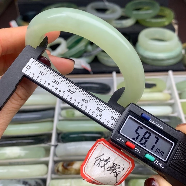 蛇纹石玉未镶嵌手镯659