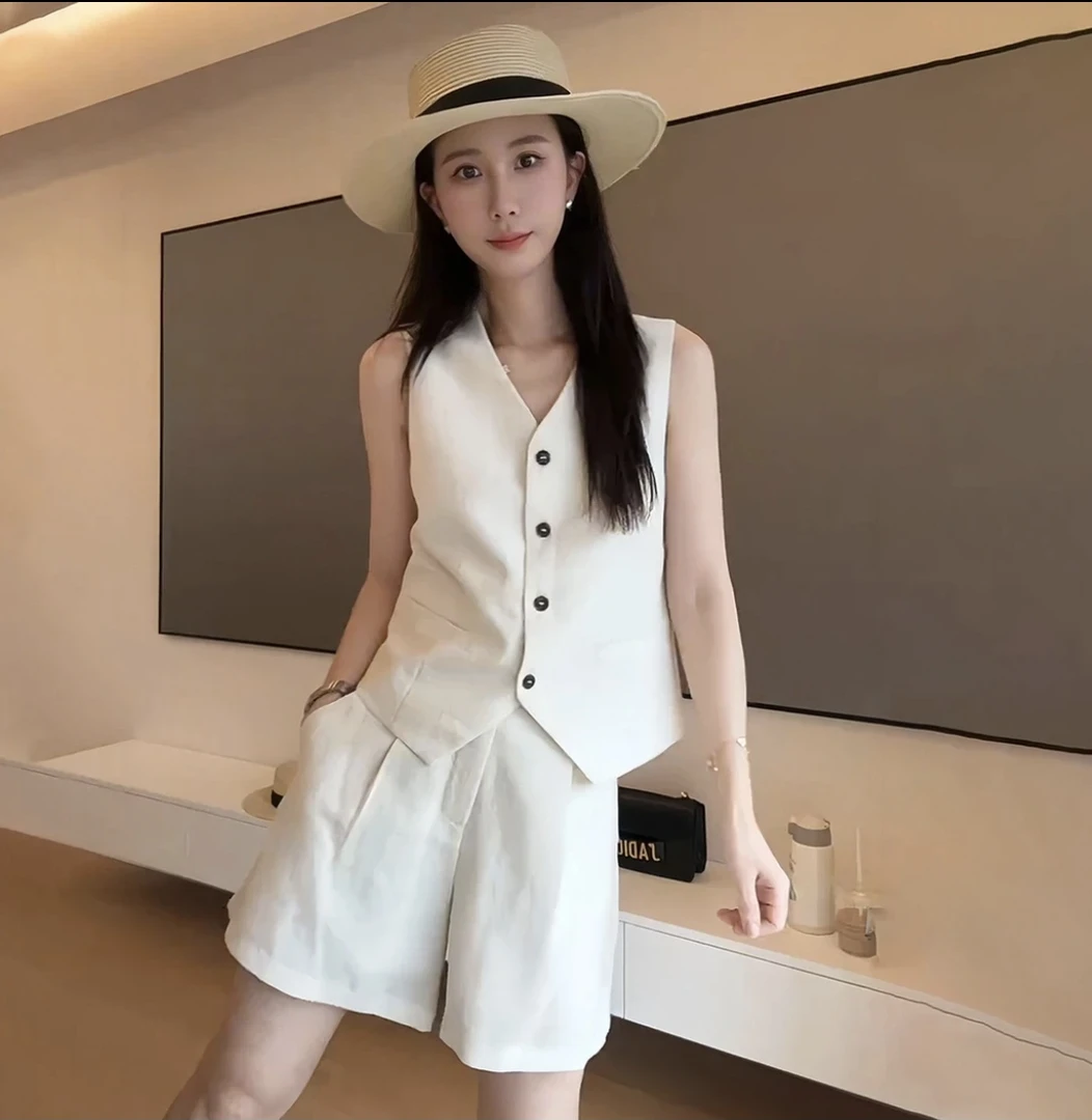 2025新款洋气女装减龄时尚套装百搭大方休闲老钱风马甲短裤两件套