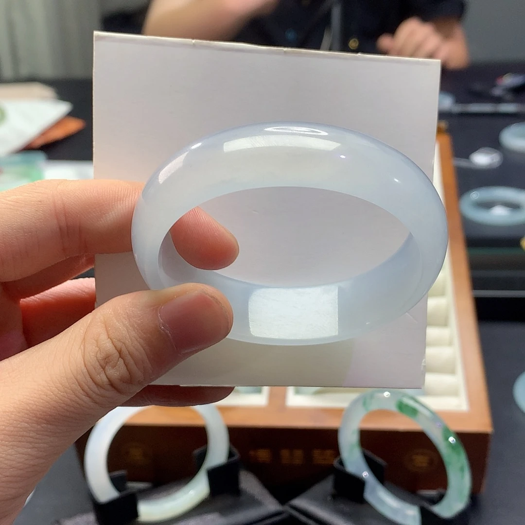翡翠未镶嵌手镯高冰