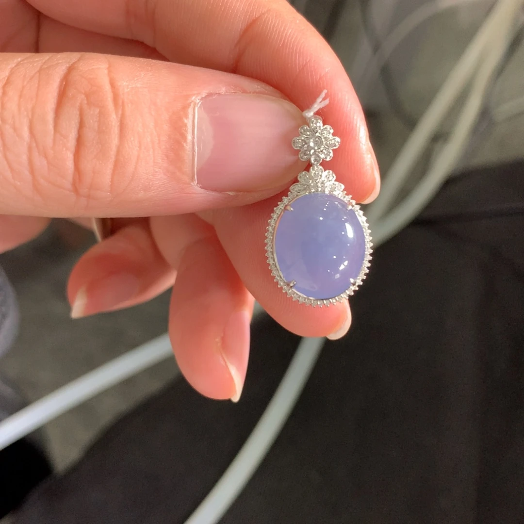 翡翠18K金镶嵌颈饰翡翠