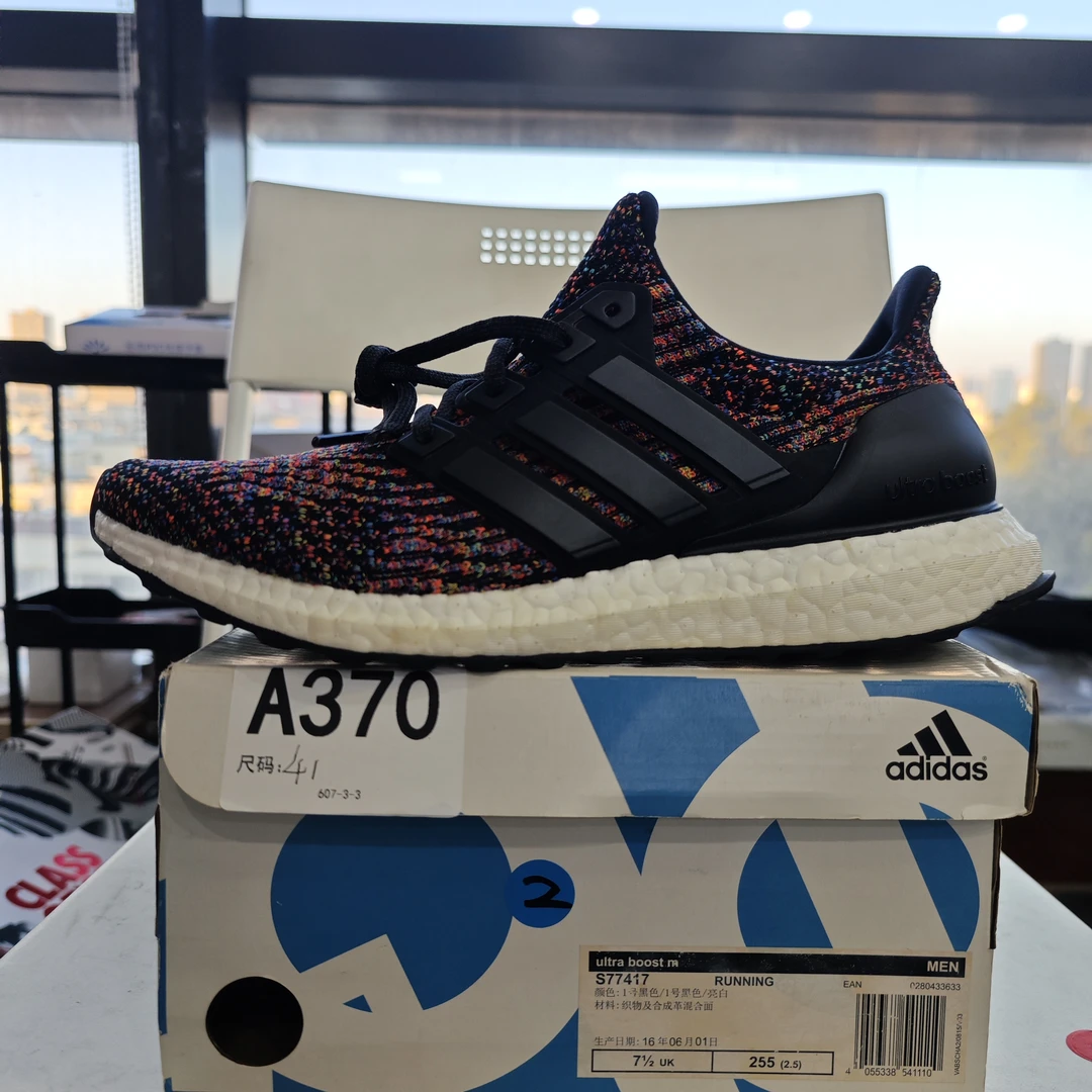 adidas 休闲跑鞋低帮 41码 全新原盒 12月30 bai A370