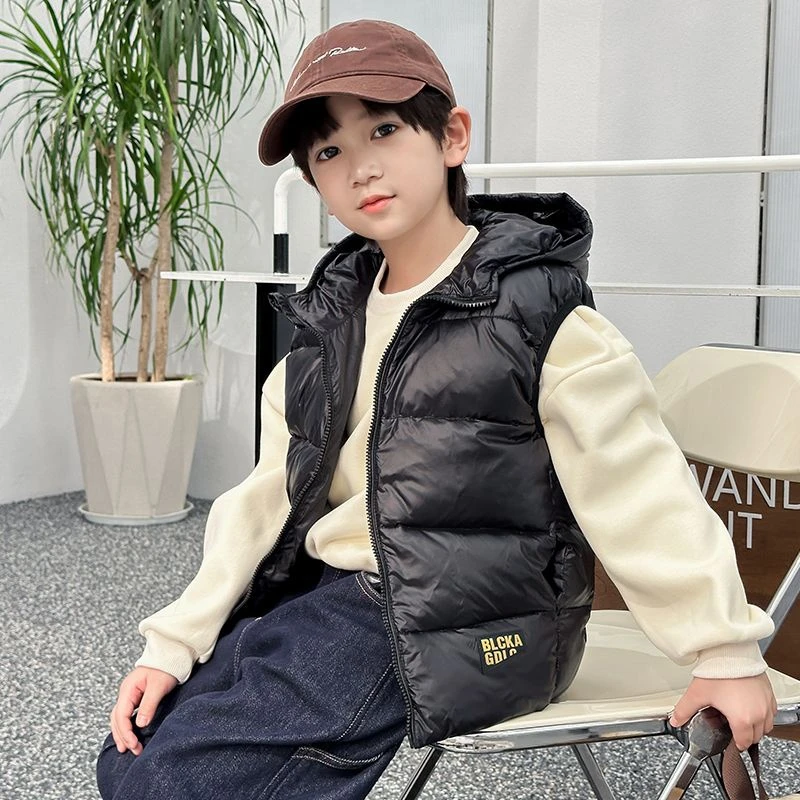 断码 清仓 捡漏了 儿童羽绒马甲黑金自发热连帽马甲 220521666