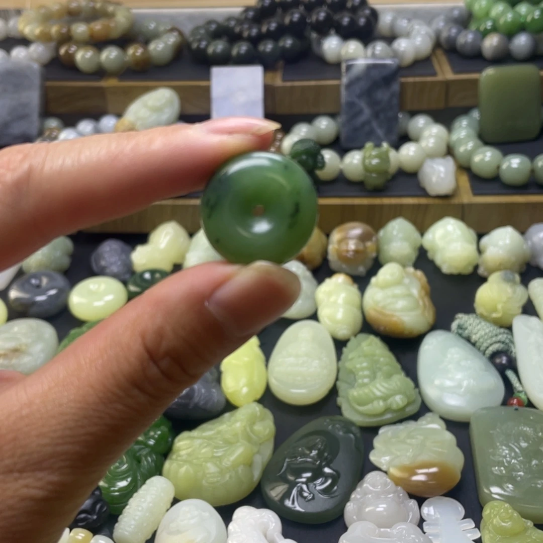 和田玉（糖玉）未镶嵌颈饰