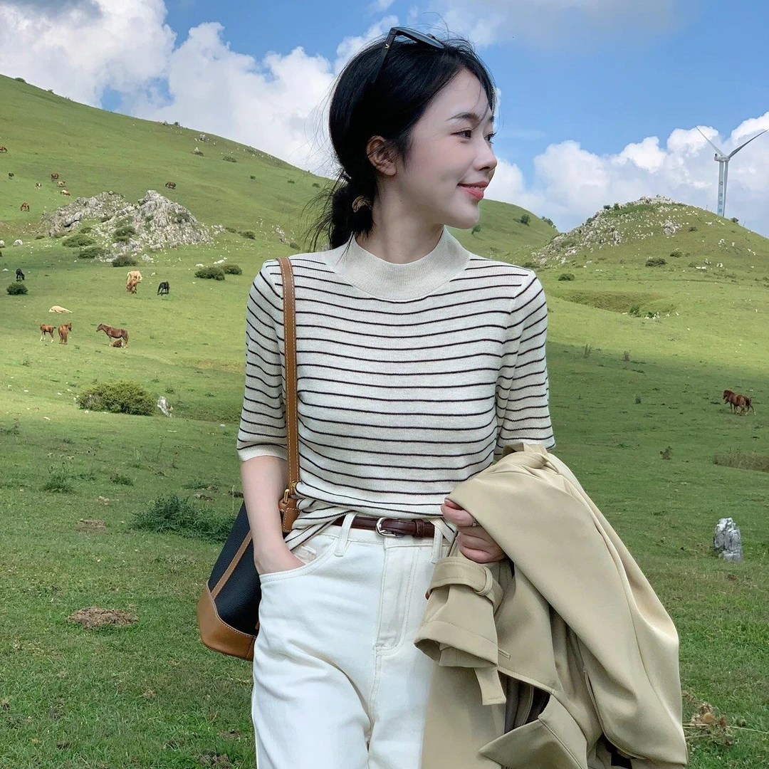 春夏季新款女装高级感条纹半袖针织打底衫女洋气气质内搭中袖上衣