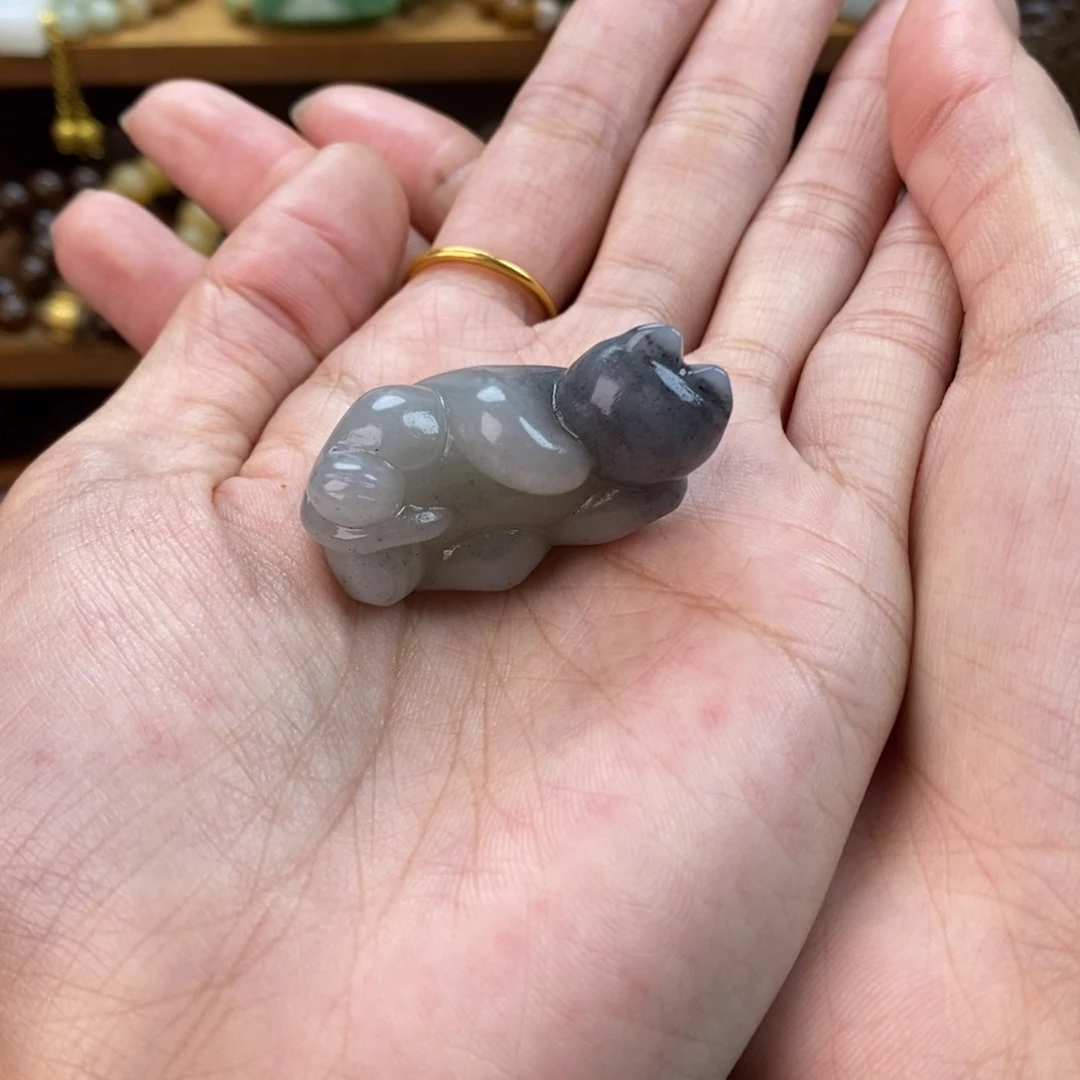 钱***一和田玉未镶嵌颈饰