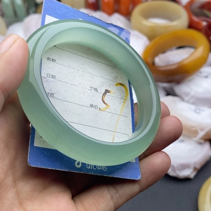 石英质玉未镶嵌手镯