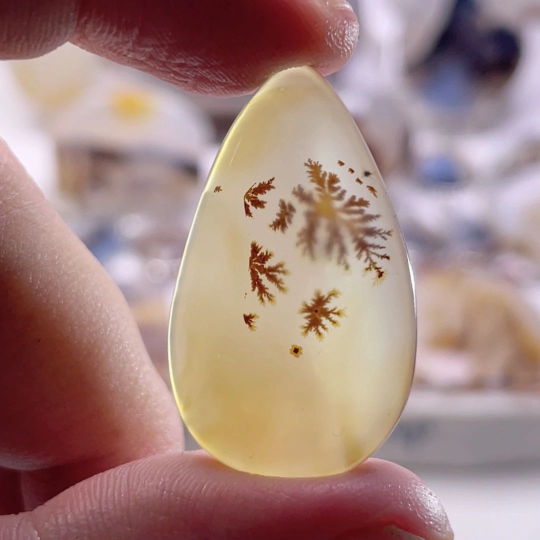 玛瑙/玉髓未镶嵌珠宝奇石