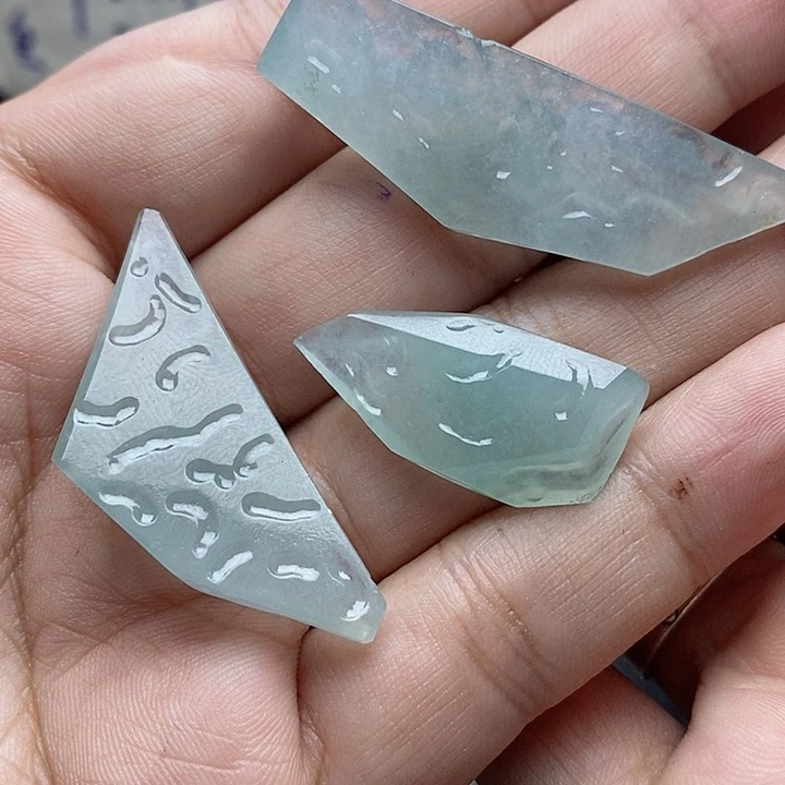 定制翡翠未镶嵌格**格翡翠