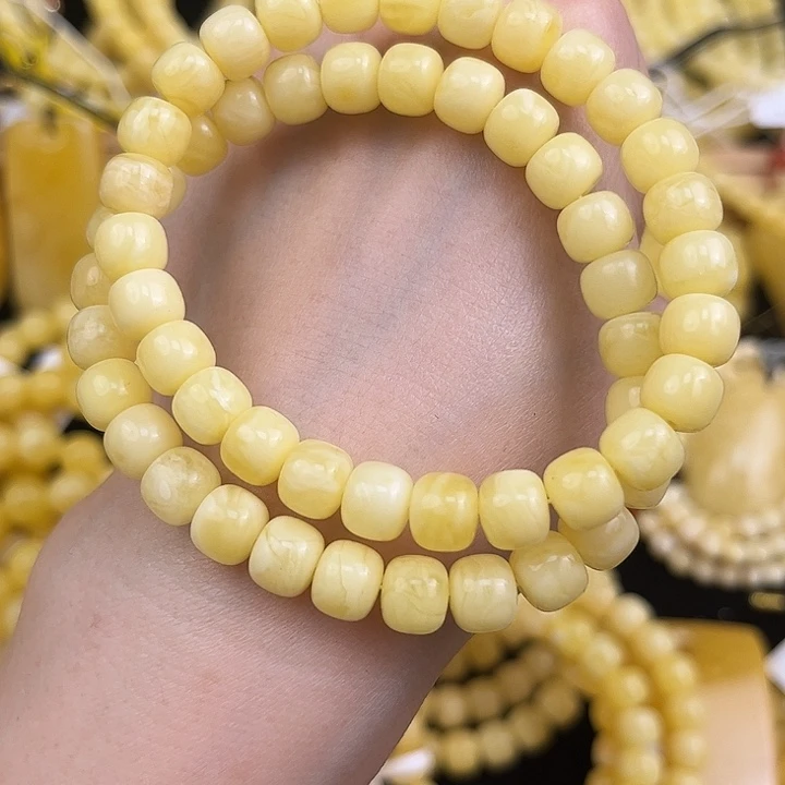 琥珀未镶嵌颈饰琥珀，多样性发其一