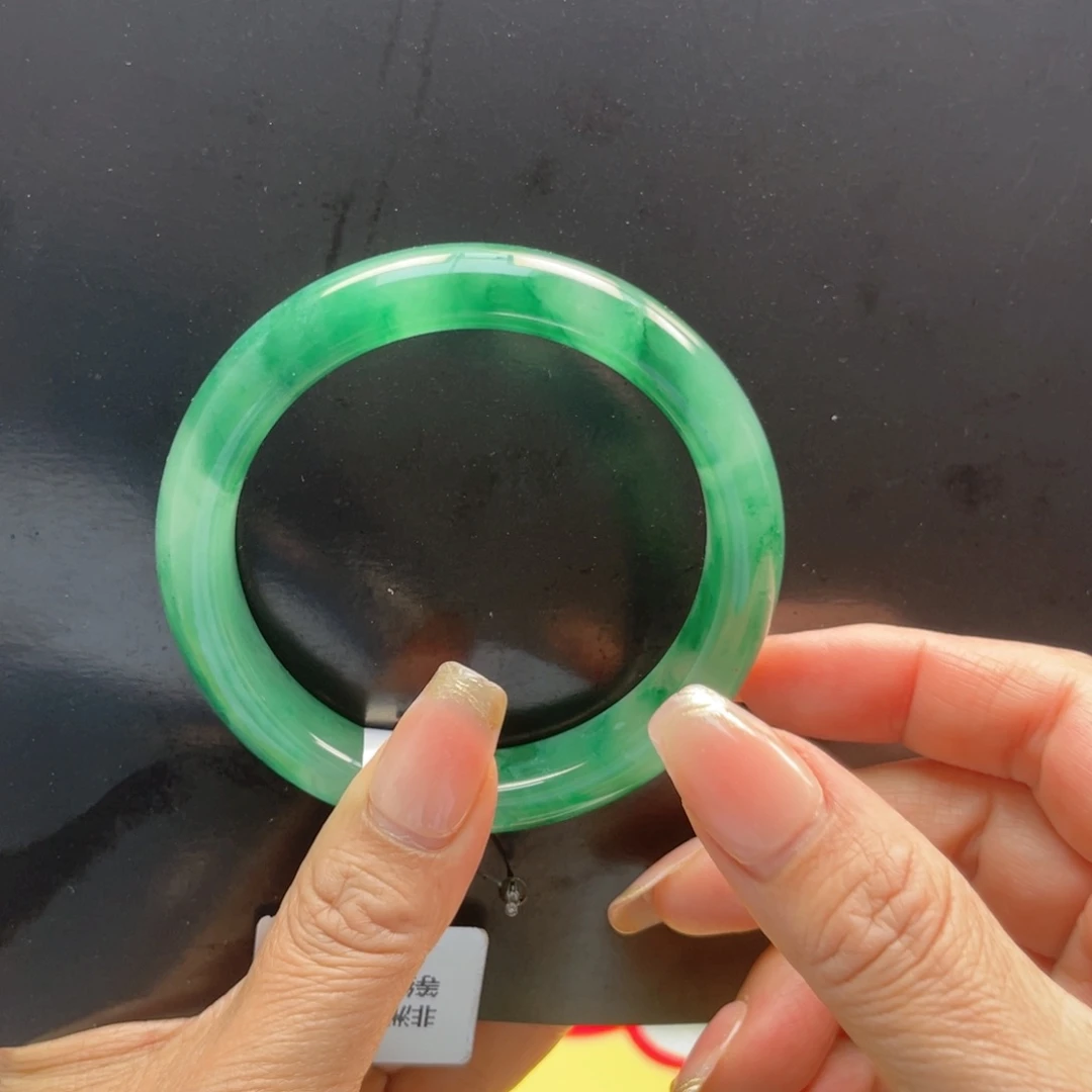 石英质玉（非洲翠）未镶嵌手镯