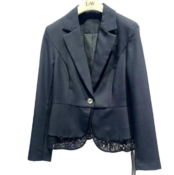 L·W画而诗时尚气质轻奢拼接蕾丝黑色女士百搭短西装外套LAJ81043