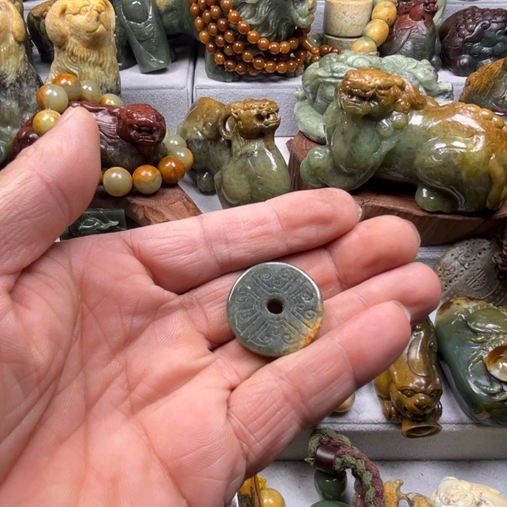 羊***尘岫岩河磨玉（透闪石质玉）未镶嵌把件