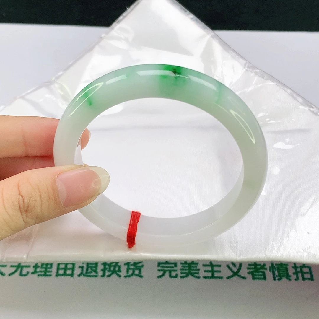 翡翠手镯未镶嵌56.7圈
