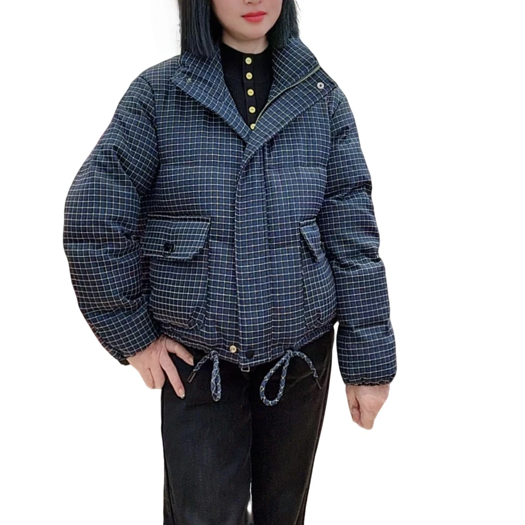 【洋玉服饰】冬季女士国标90白鸭绒短款格子面包领羽绒服百搭外套