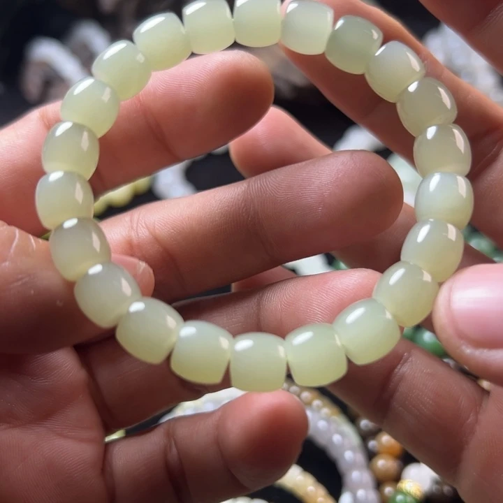 和田玉未镶嵌手串