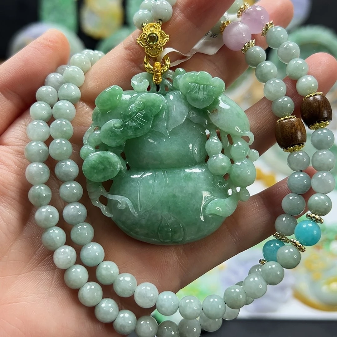 翡翠未镶嵌颈饰吊坠