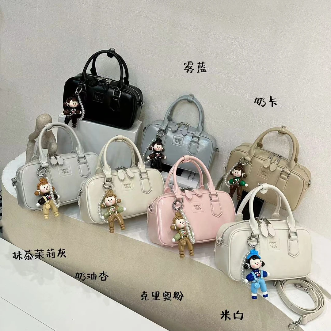 60293百搭斜挎包单肩款防盗亮面休闲潮流小众单肩手提包包夏季