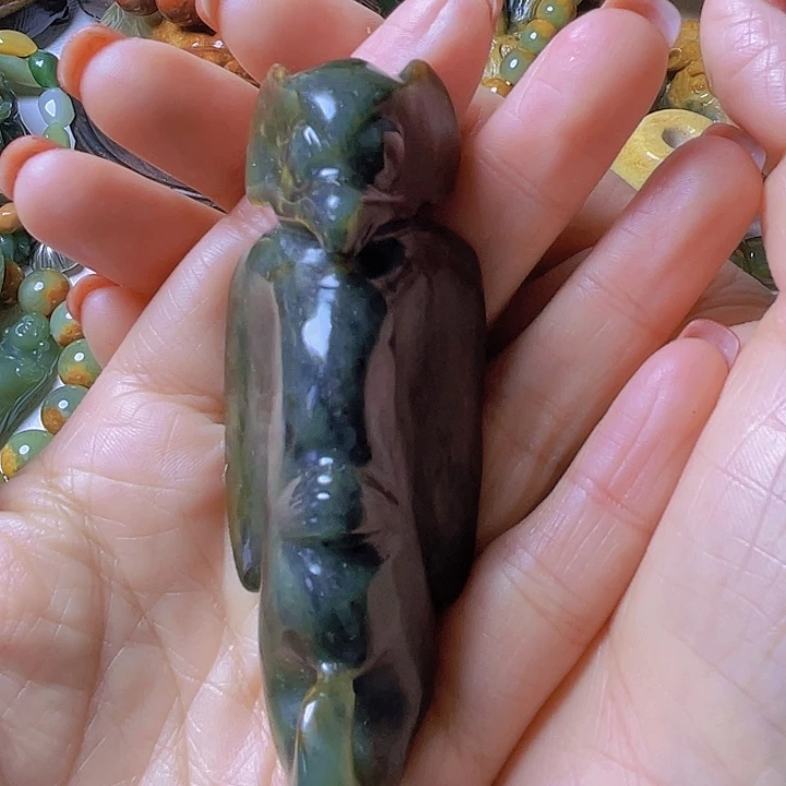 和田玉未镶嵌把件