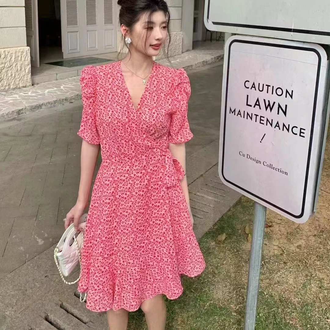 衣念染染❤️潮流法式复古温柔风泡泡袖V领碎花一片式减龄款连衣裙