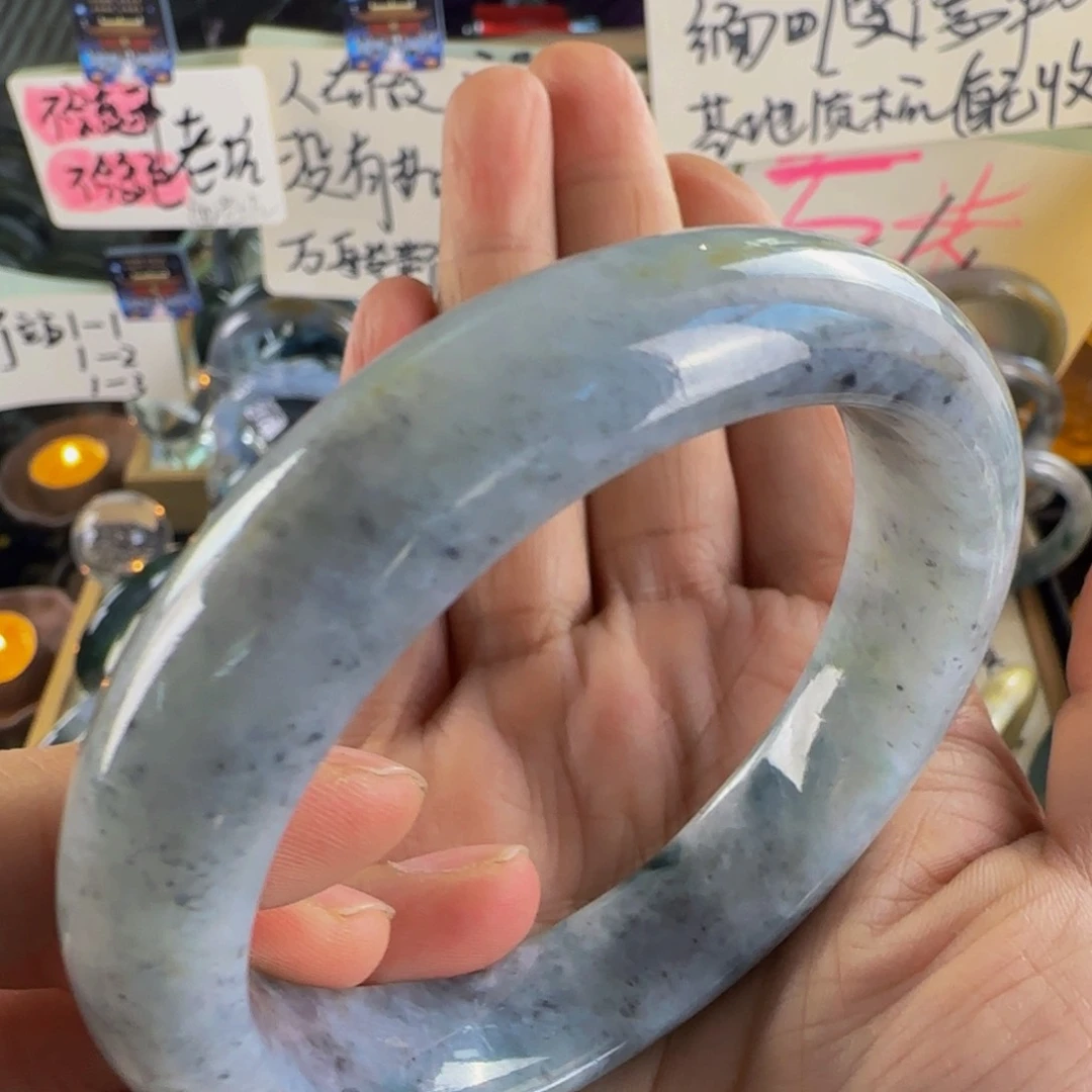 翡翠手镯未镶嵌老坑